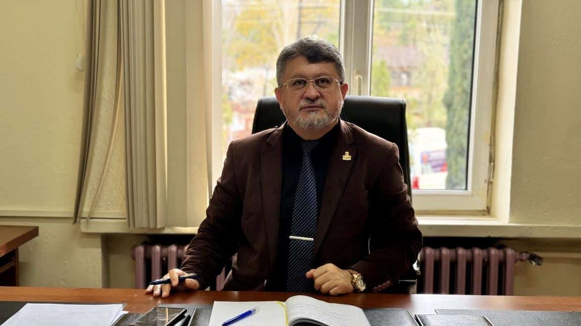 Ahmet ÖVÜNDÜR - Okul Müdürü